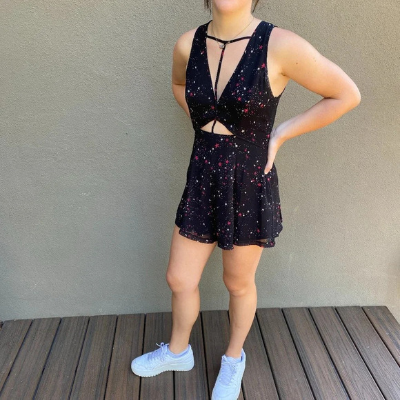 NORDSTROM LUSH Neck Detail Sheer Romper Onesie - size S - Picture 2 of 4